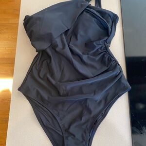 Cupshe Black One-Shoulder Ruched One-Piece Swimsuit